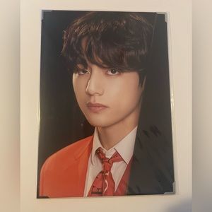 BTS MAP OF THE SOUL ON:E PREMIUM PHOTO - V